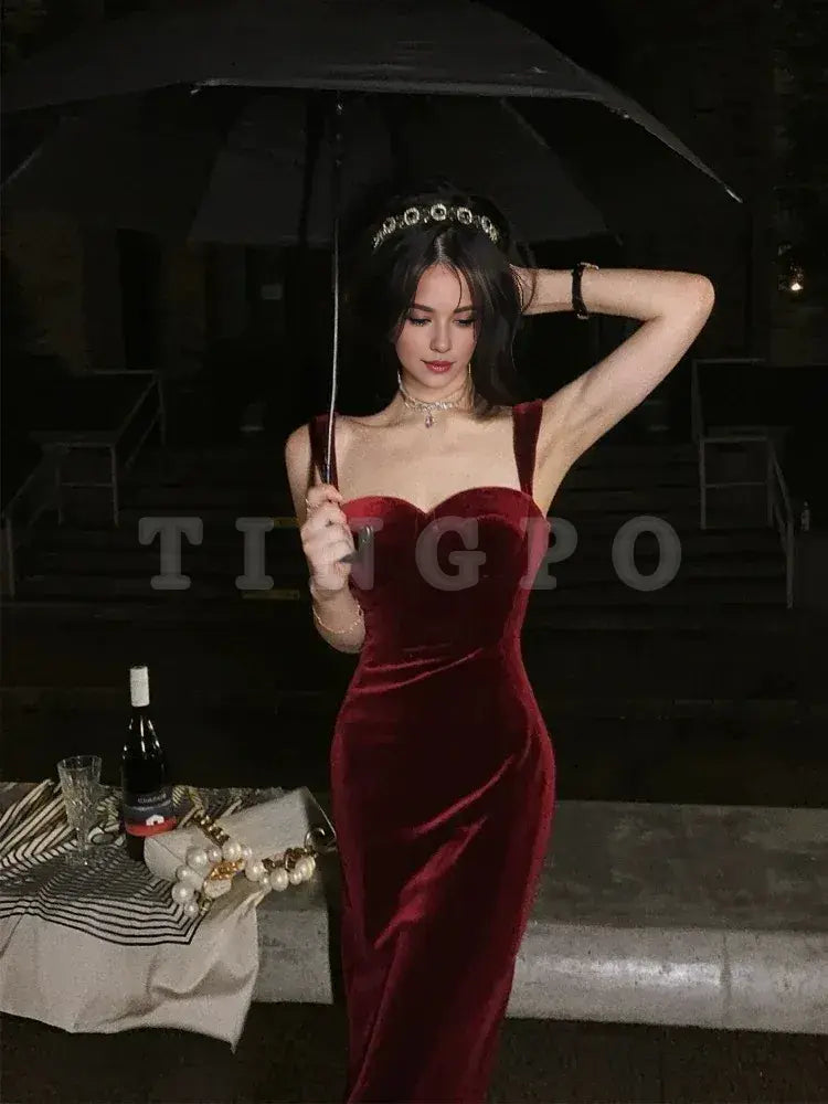 Wholesale Gorgeous Mermaid Straps Burgundy Velvet Evening Dress Prom Dresses Birthday Outfits formal wear dresses